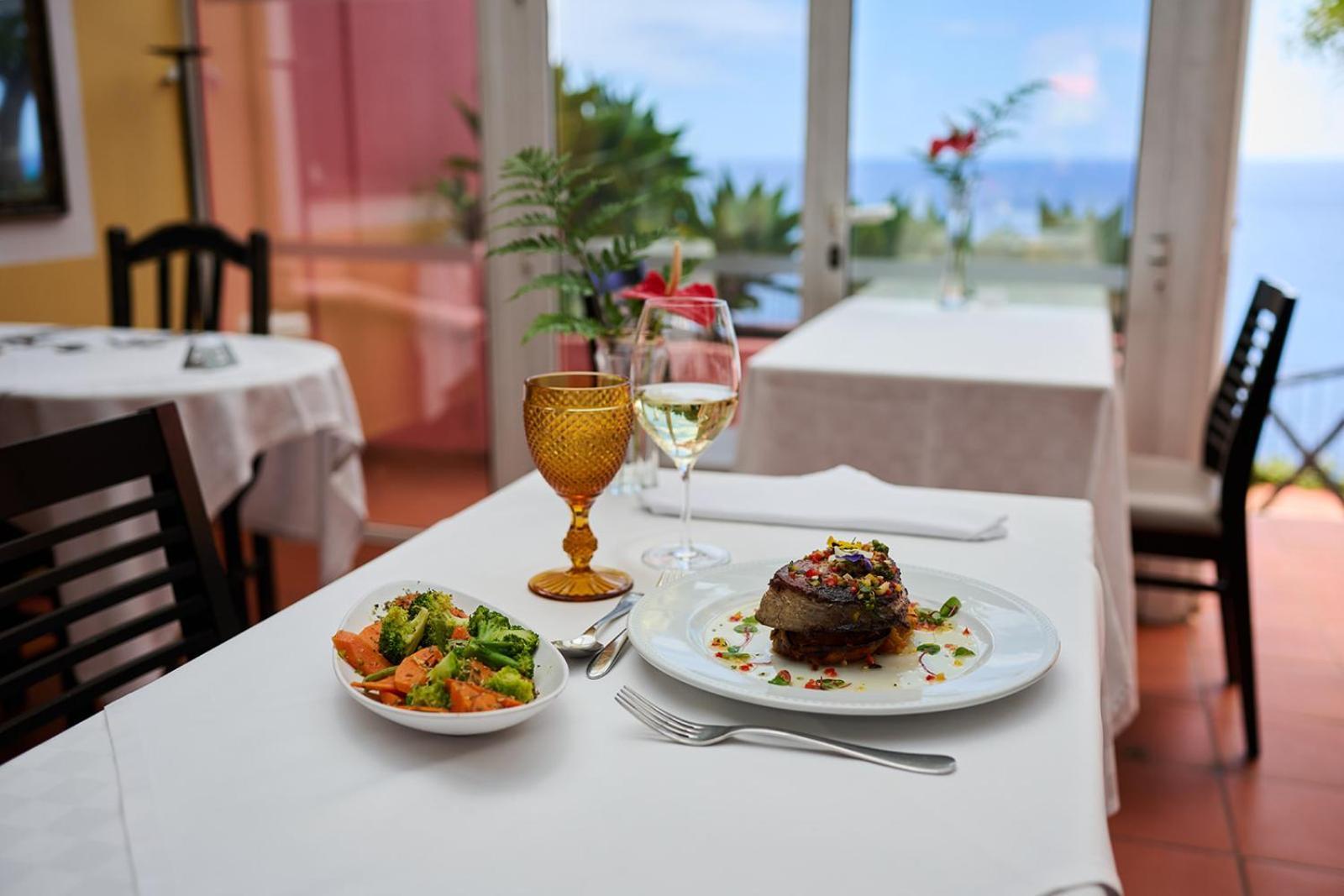 Inn & Art Madeira Canico  Exterior photo