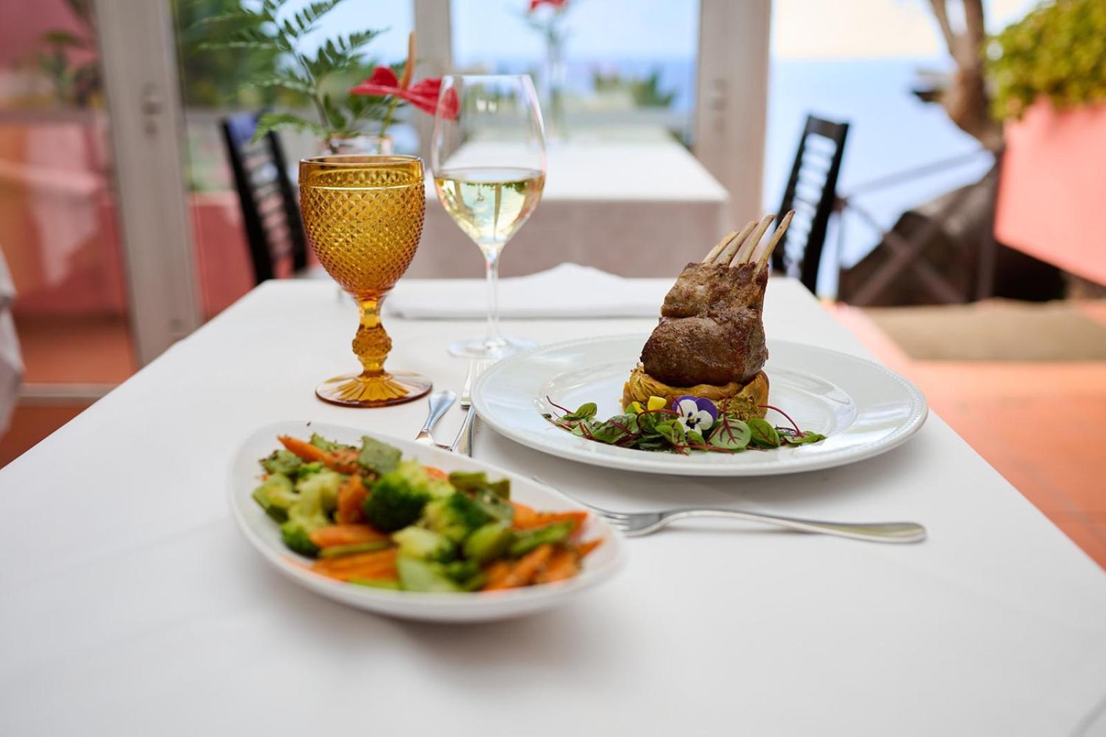 Inn & Art Madeira Canico  Exterior photo