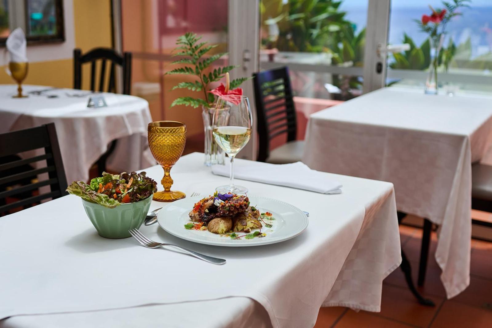 Inn & Art Madeira Canico  Exterior photo